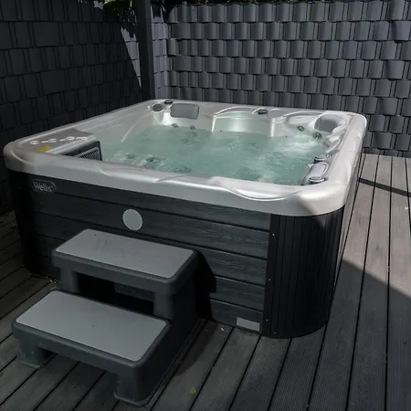 Wellness House Oase Mit Whirlpool *